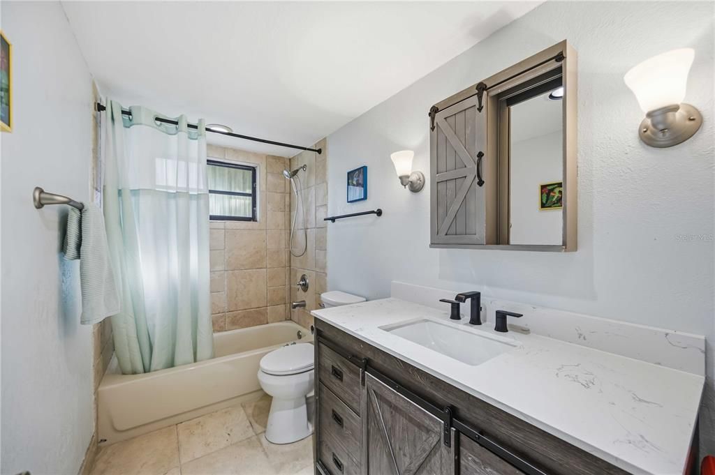 En Venta: $415,000 (3 camas, 2 baños, 2212 Pies cuadrados)
