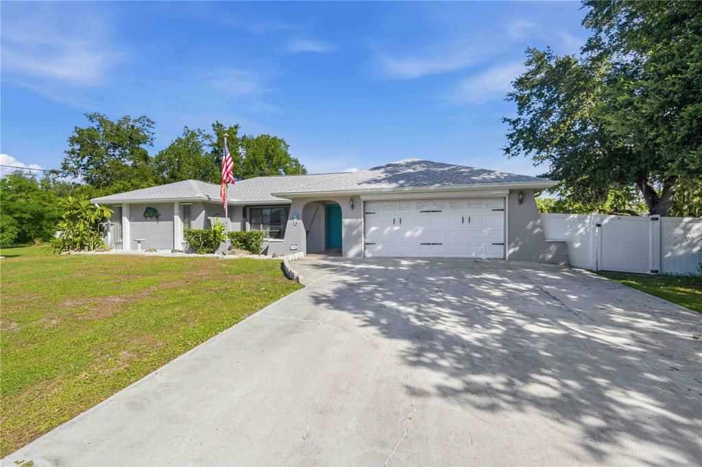 En Venta: $415,000 (3 camas, 2 baños, 2212 Pies cuadrados)