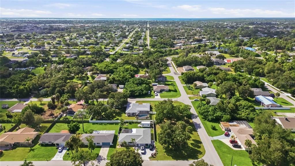 En Venta: $415,000 (3 camas, 2 baños, 2212 Pies cuadrados)
