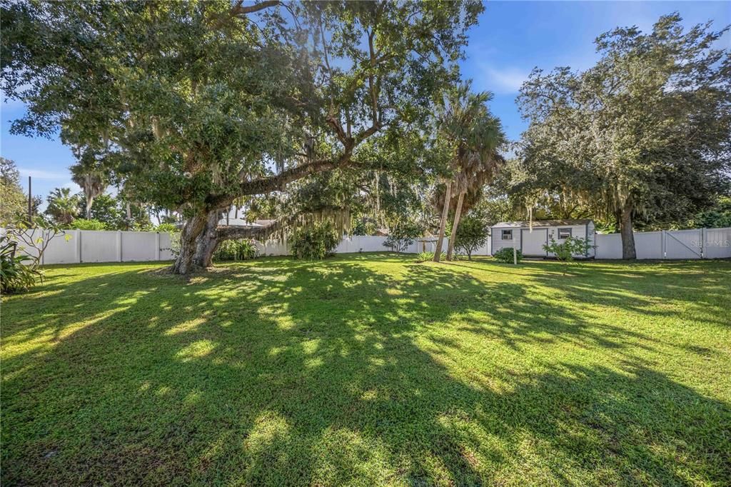 En Venta: $415,000 (3 camas, 2 baños, 2212 Pies cuadrados)