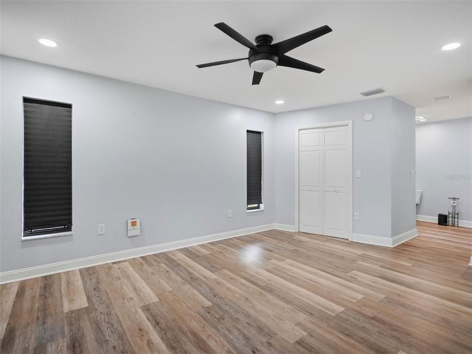 En Venta: $380,000 (3 camas, 2 baños, 1920 Pies cuadrados)