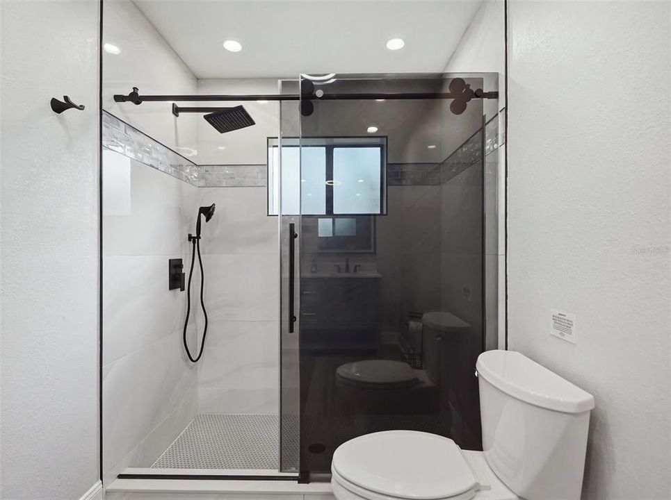 En Venta: $380,000 (3 camas, 2 baños, 1920 Pies cuadrados)