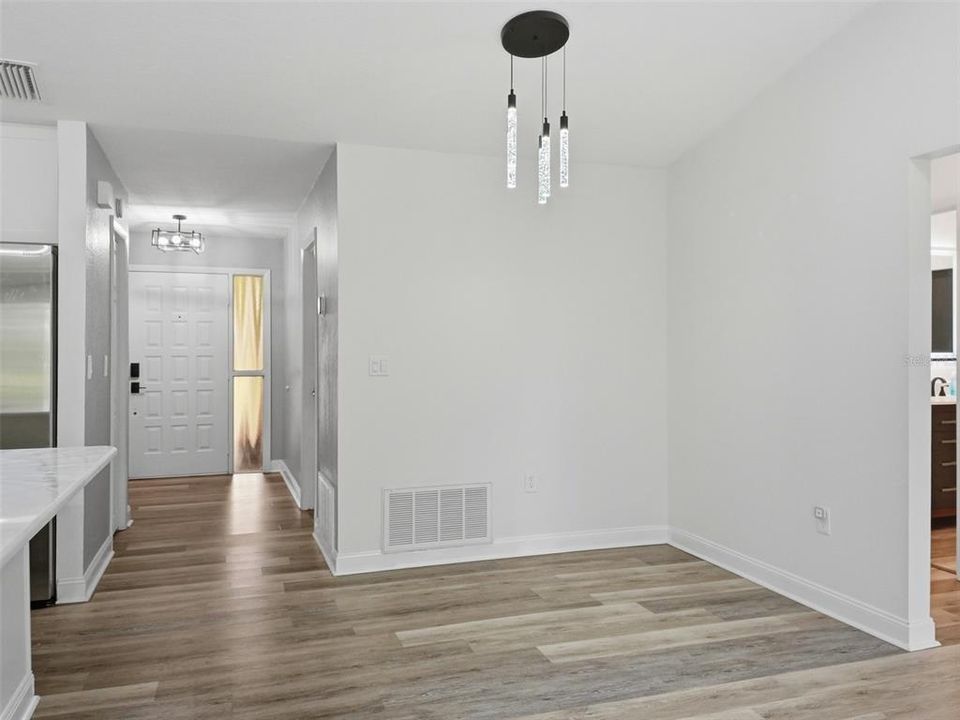 En Venta: $380,000 (3 camas, 2 baños, 1920 Pies cuadrados)