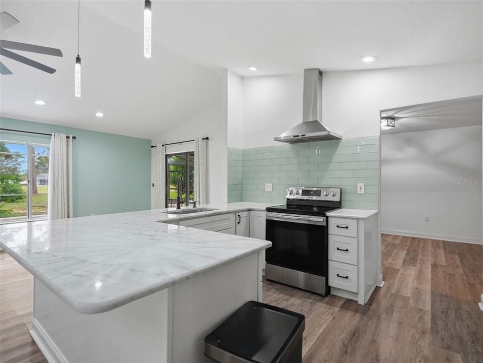 En Venta: $380,000 (3 camas, 2 baños, 1920 Pies cuadrados)