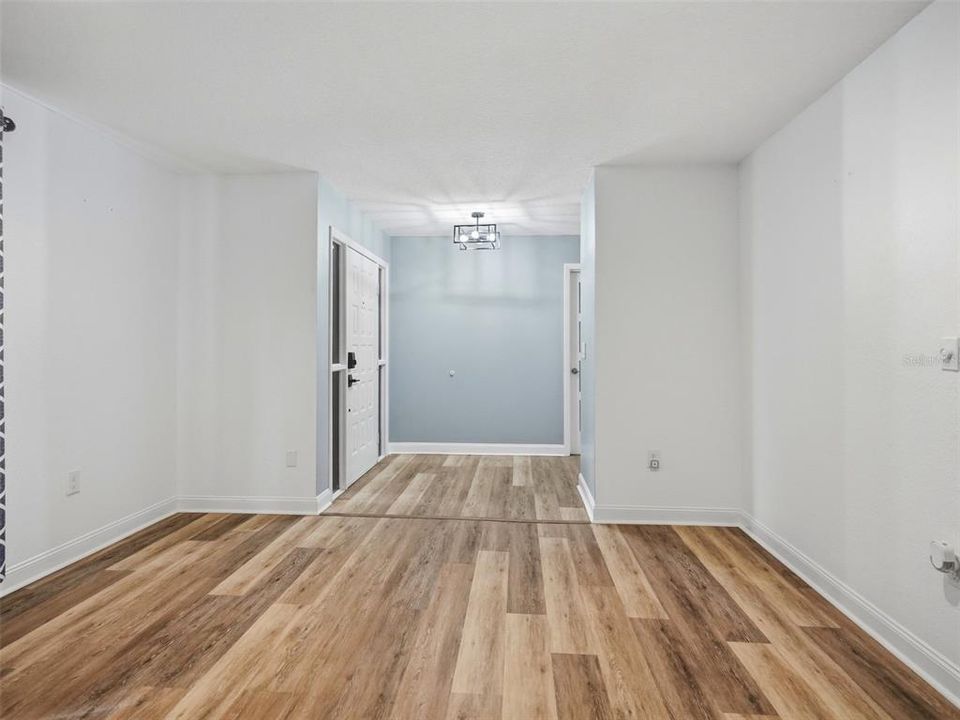 En Venta: $380,000 (3 camas, 2 baños, 1920 Pies cuadrados)