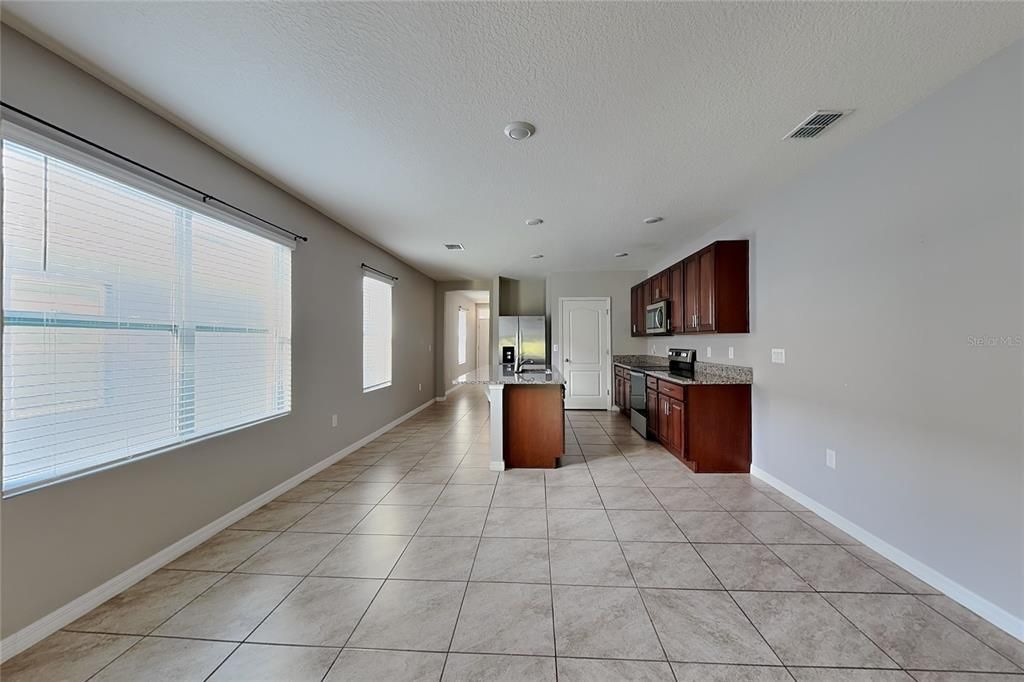 For Rent: $2,299 (3 beds, 2 baths, 1666 Square Feet)