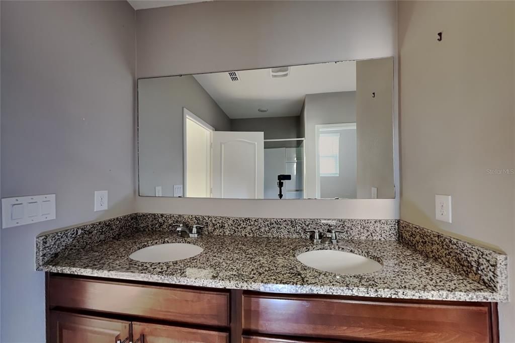 For Rent: $2,299 (3 beds, 2 baths, 1666 Square Feet)