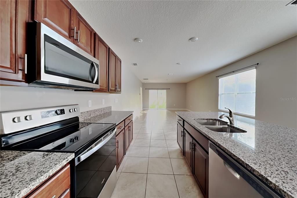 For Rent: $2,299 (3 beds, 2 baths, 1666 Square Feet)