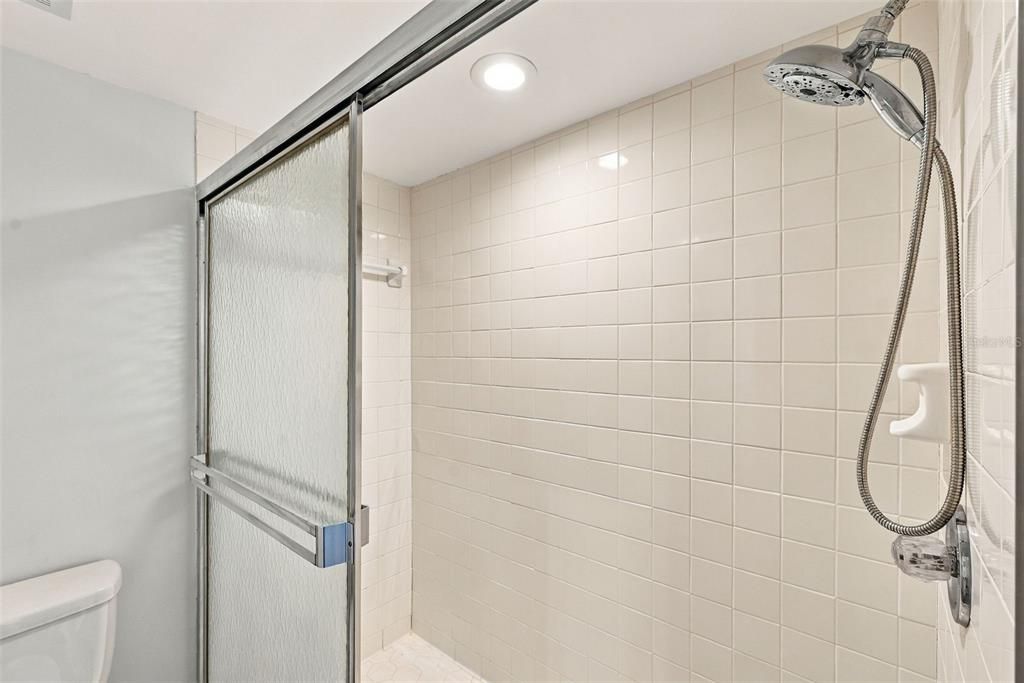В аренду: $2,500 (4 спален, 2 ванн, 2523 Квадратных фут)