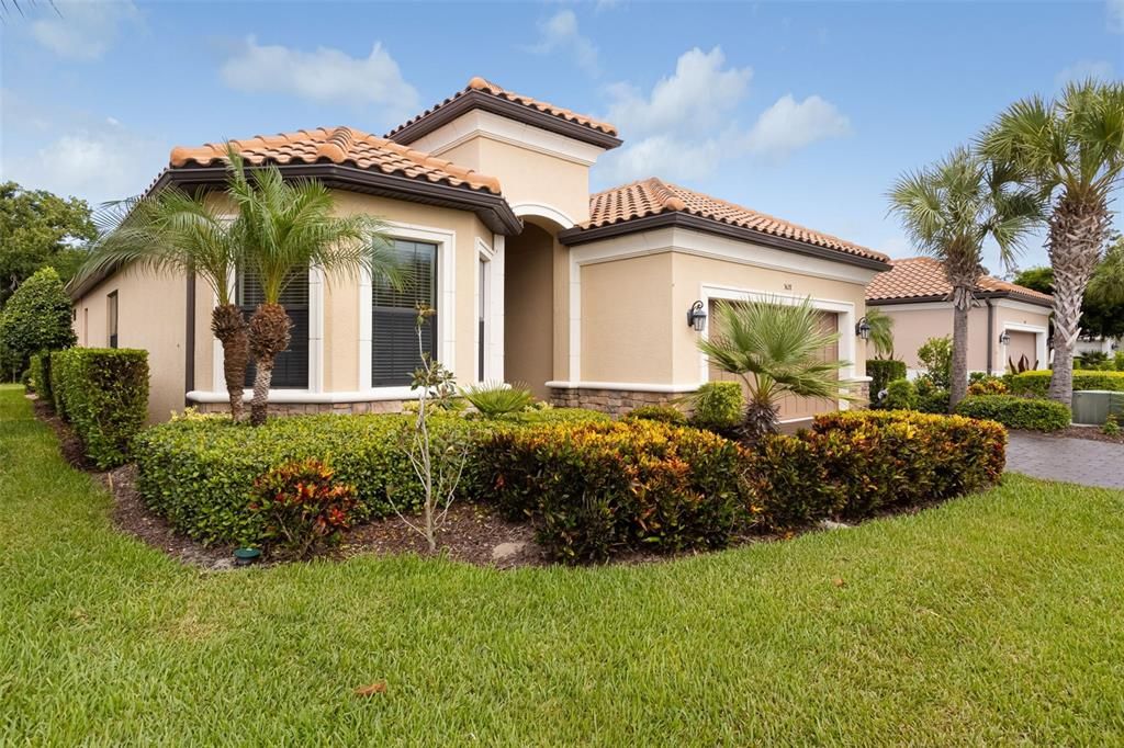 Active With Contract: $700,000 (3 beds, 3 baths, 2280 Square Feet)