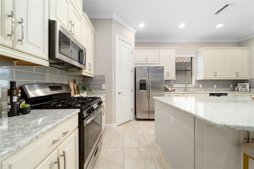 Active With Contract: $700,000 (3 beds, 3 baths, 2280 Square Feet)
