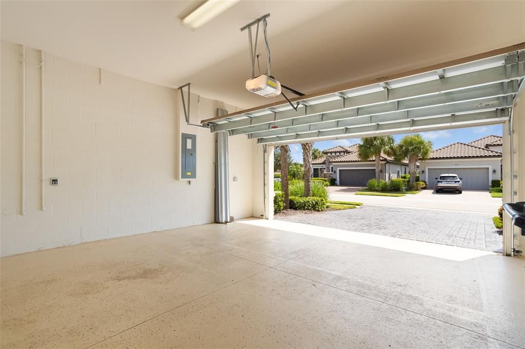 Active With Contract: $700,000 (3 beds, 3 baths, 2280 Square Feet)