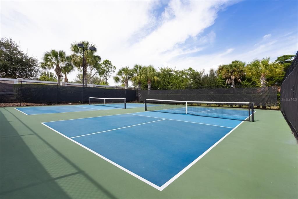 Active With Contract: $700,000 (3 beds, 3 baths, 2280 Square Feet)