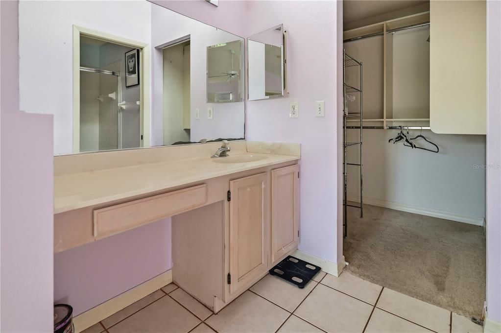 For Sale: $299,000 (3 beds, 2 baths, 1195 Square Feet)