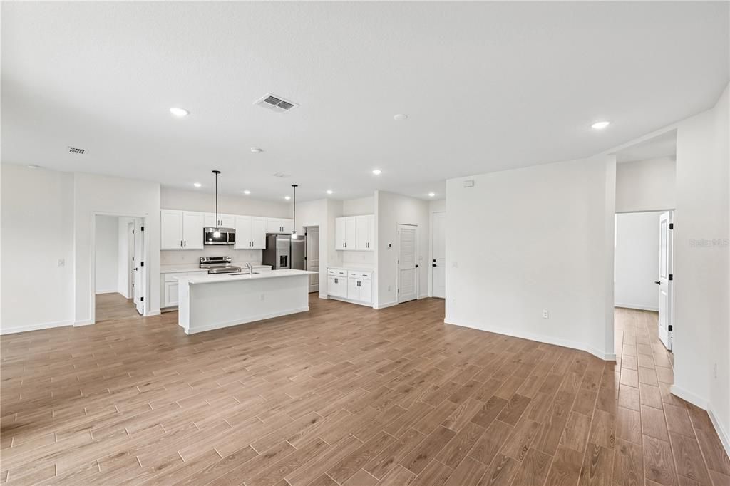 For Sale: $424,900 (4 beds, 2 baths, 1873 Square Feet)