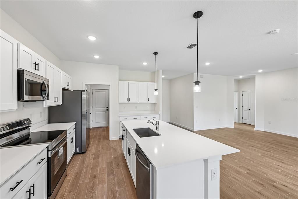 For Sale: $424,900 (4 beds, 2 baths, 1873 Square Feet)