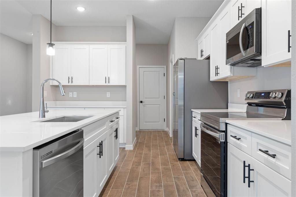 For Sale: $424,900 (4 beds, 2 baths, 1873 Square Feet)