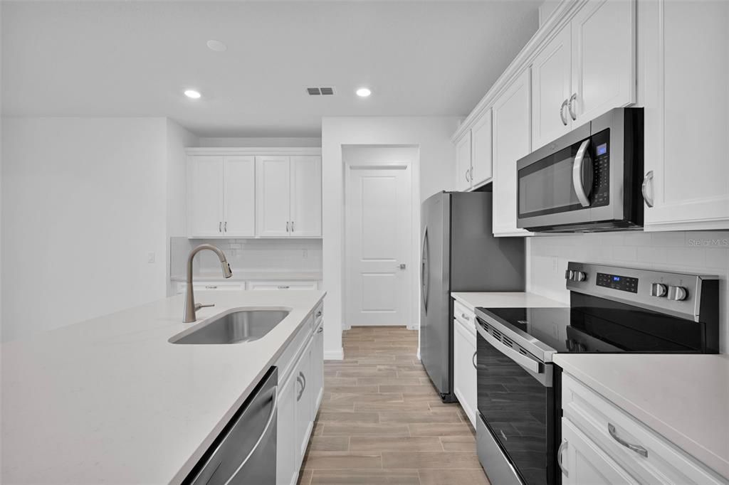 En Venta: $372,000 (3 camas, 2 baños, 1962 Pies cuadrados)