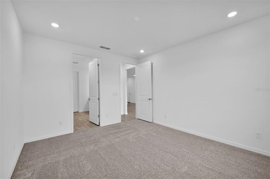 En Venta: $372,000 (3 camas, 2 baños, 1962 Pies cuadrados)