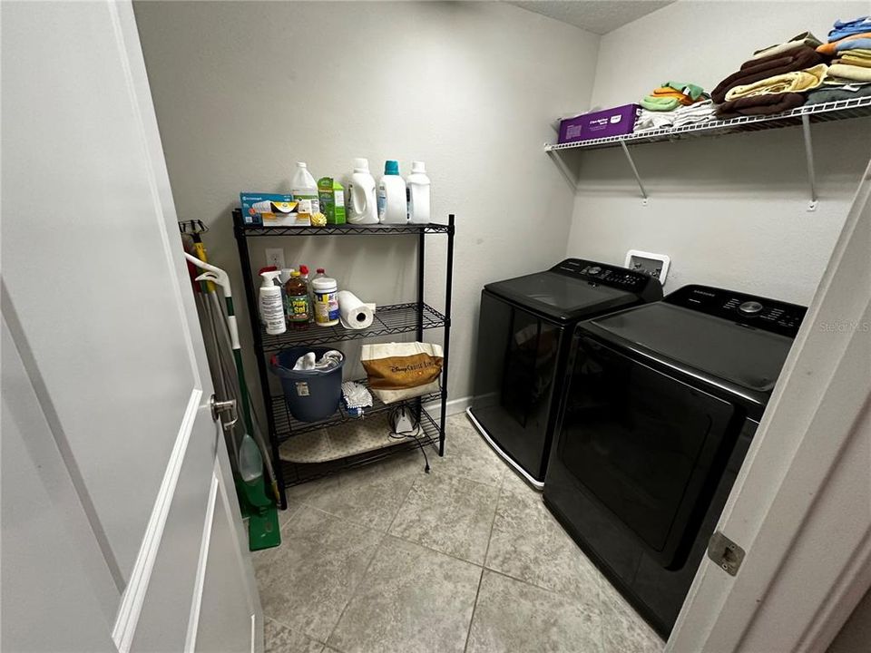 En Renta: $2,650 (4 camas, 2 baños, 2251 Pies cuadrados)