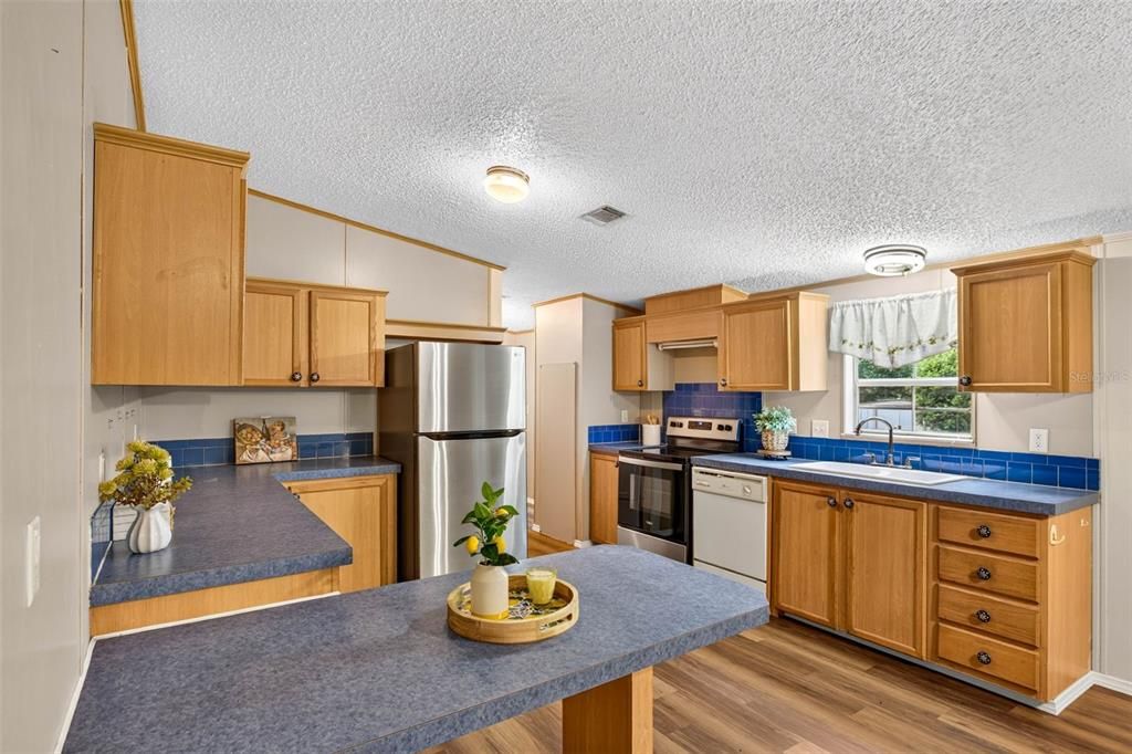 На продажу: $259,900 (3 спален, 2 ванн, 1512 Квадратных фут)