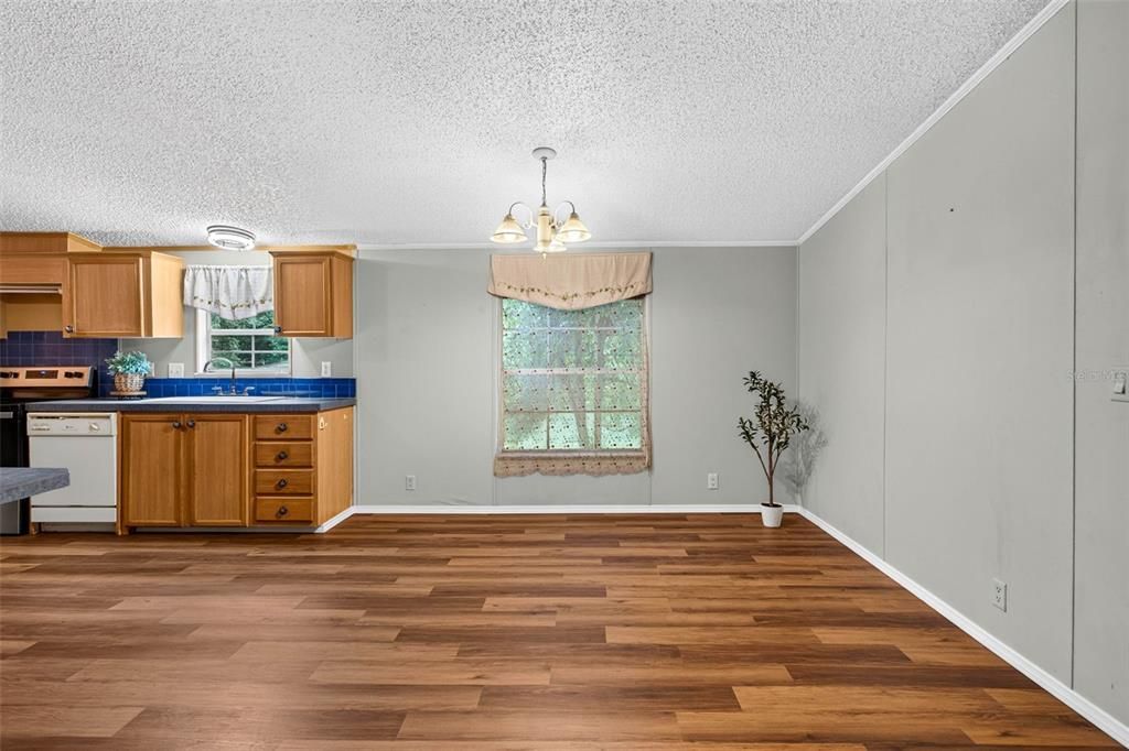 На продажу: $259,900 (3 спален, 2 ванн, 1512 Квадратных фут)