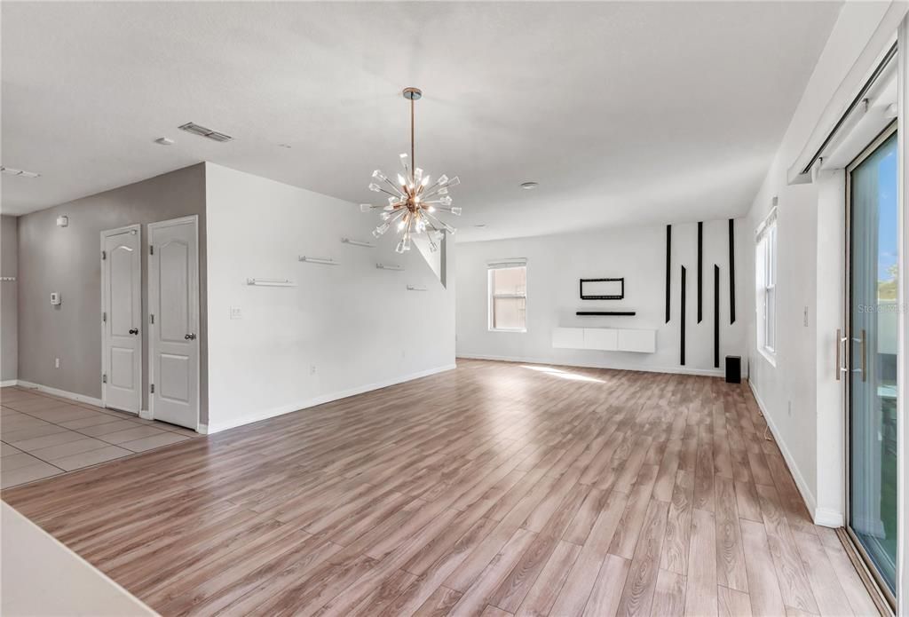 For Sale: $374,990 (4 beds, 2 baths, 2498 Square Feet)