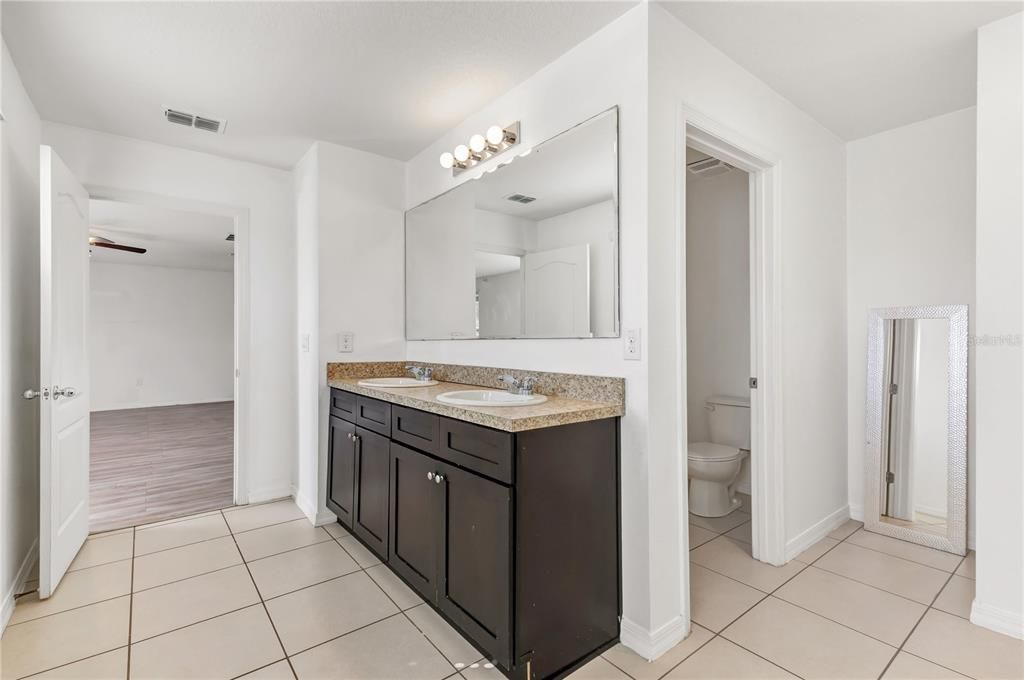 For Sale: $374,990 (4 beds, 2 baths, 2498 Square Feet)