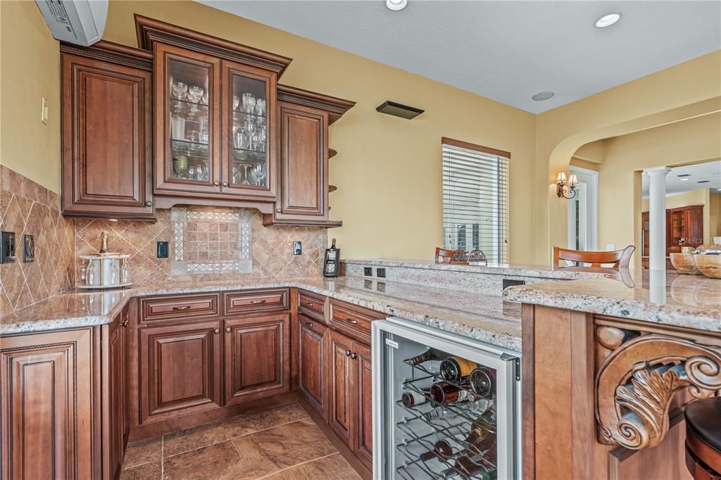 En Venta: $1,375,000 (4 camas, 4 baños, 4342 Pies cuadrados)