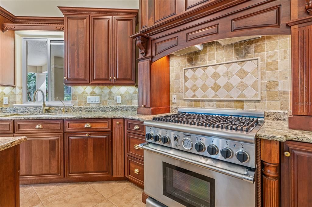 En Venta: $1,375,000 (4 camas, 4 baños, 4342 Pies cuadrados)