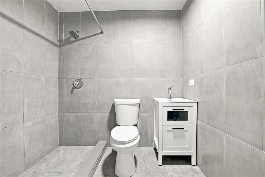 На продажу: $330,000 (4 спален, 4 ванн, 2584 Квадратных фут)