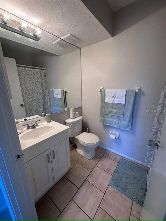 For Sale: $147,500 (2 beds, 2 baths, 888 Square Feet)