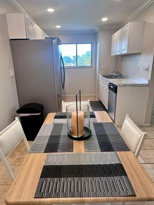 For Sale: $147,500 (2 beds, 2 baths, 888 Square Feet)