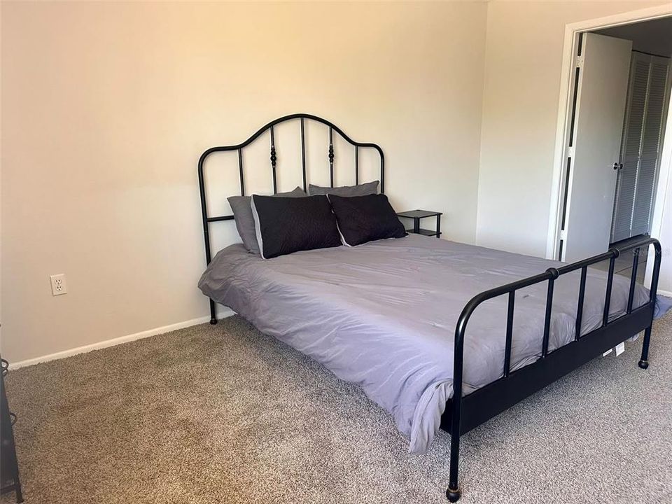 For Sale: $147,500 (2 beds, 2 baths, 888 Square Feet)