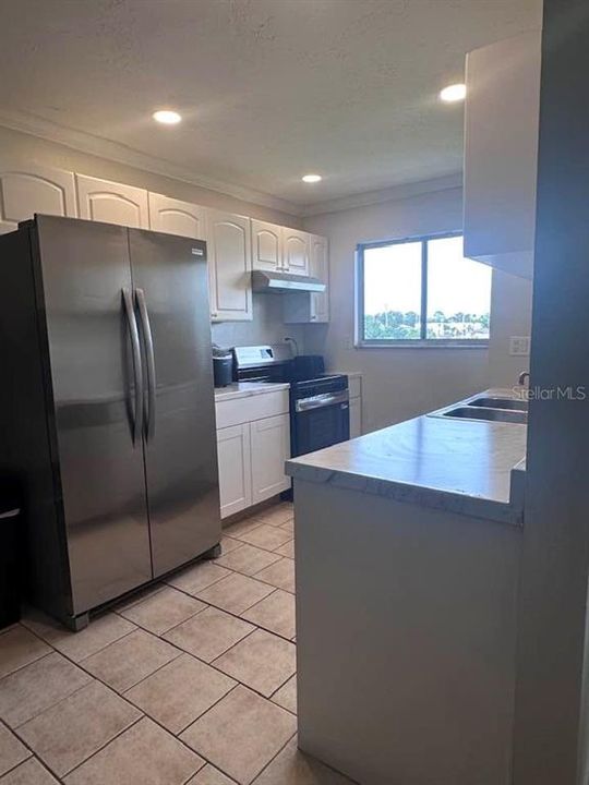 For Sale: $147,500 (2 beds, 2 baths, 888 Square Feet)