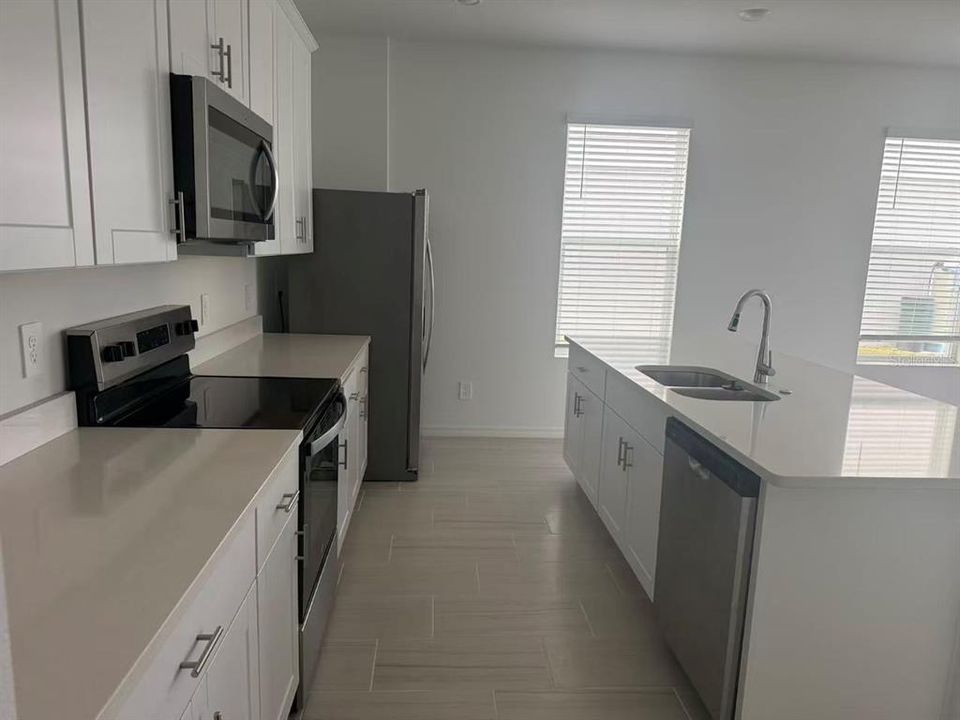 В аренду: $2,400 (4 спален, 2 ванн, 2109 Квадратных фут)