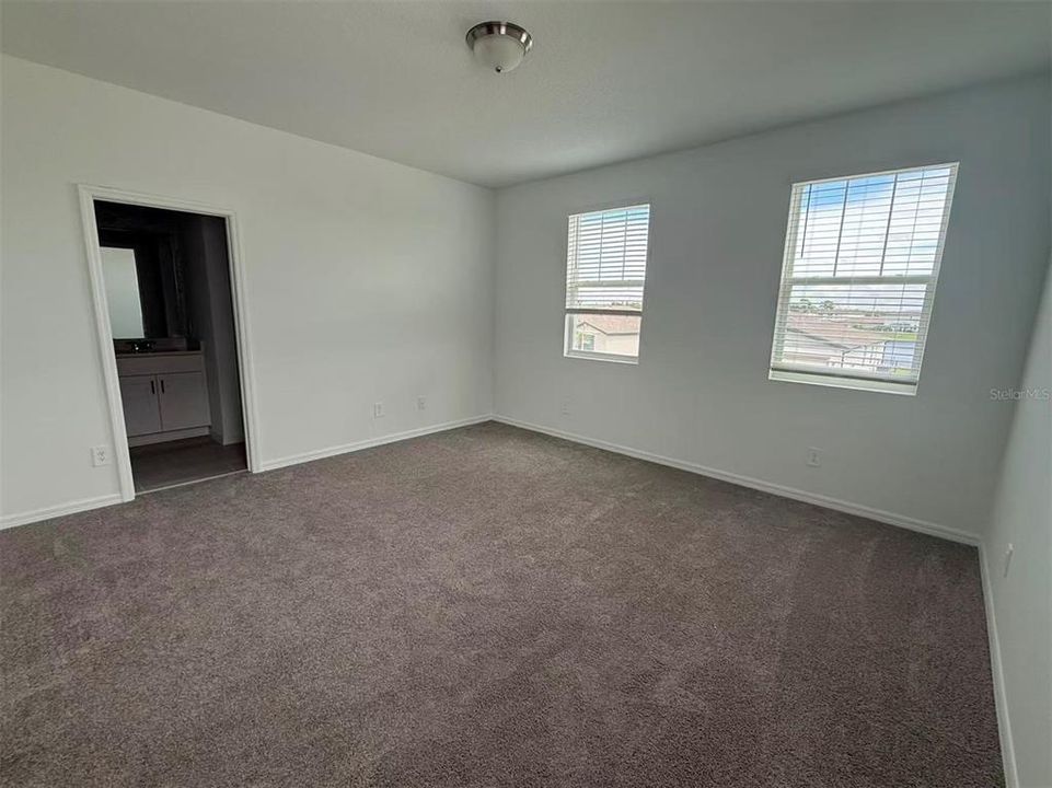 В аренду: $2,400 (4 спален, 2 ванн, 2109 Квадратных фут)