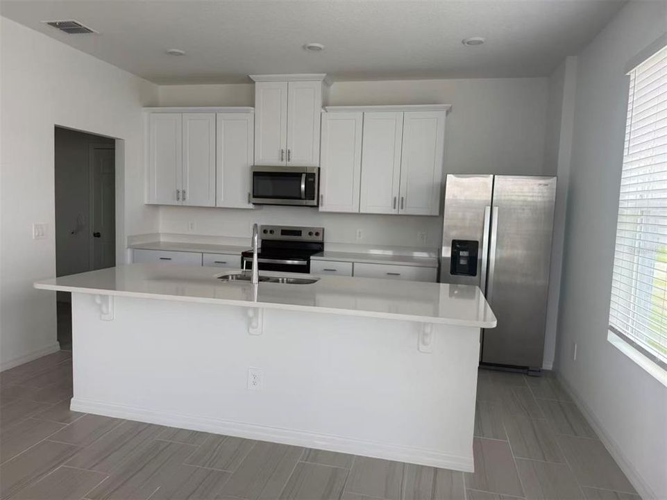 В аренду: $2,400 (4 спален, 2 ванн, 2109 Квадратных фут)