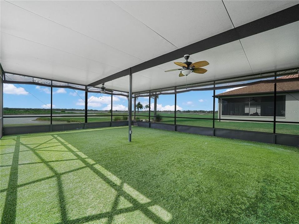 Activo con contrato: $599,000 (3 camas, 2 baños, 2330 Pies cuadrados)