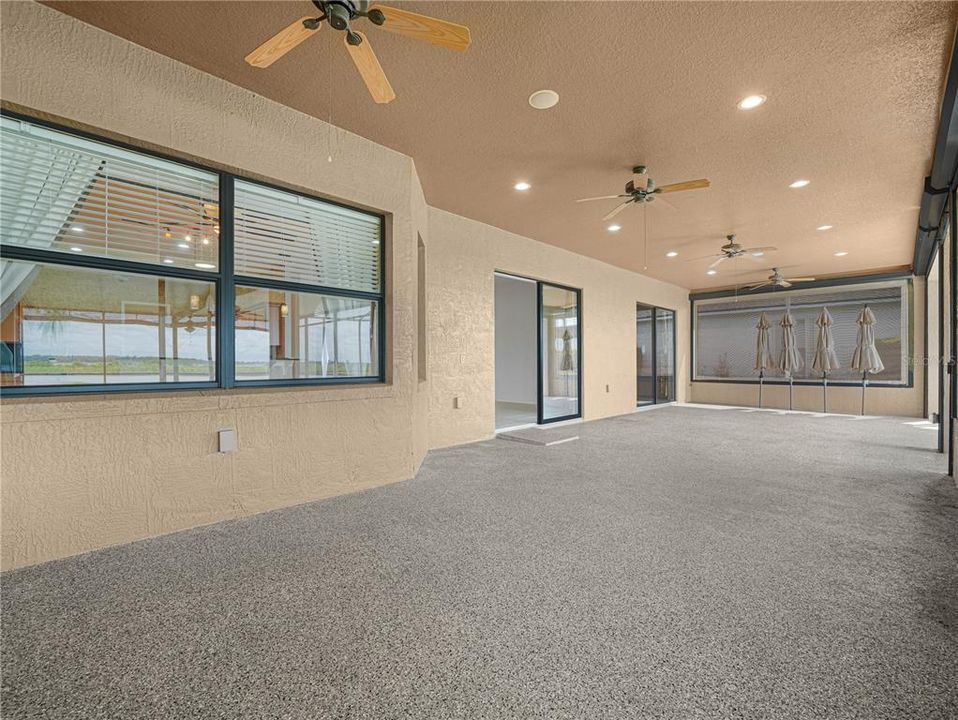 Activo con contrato: $599,000 (3 camas, 2 baños, 2330 Pies cuadrados)
