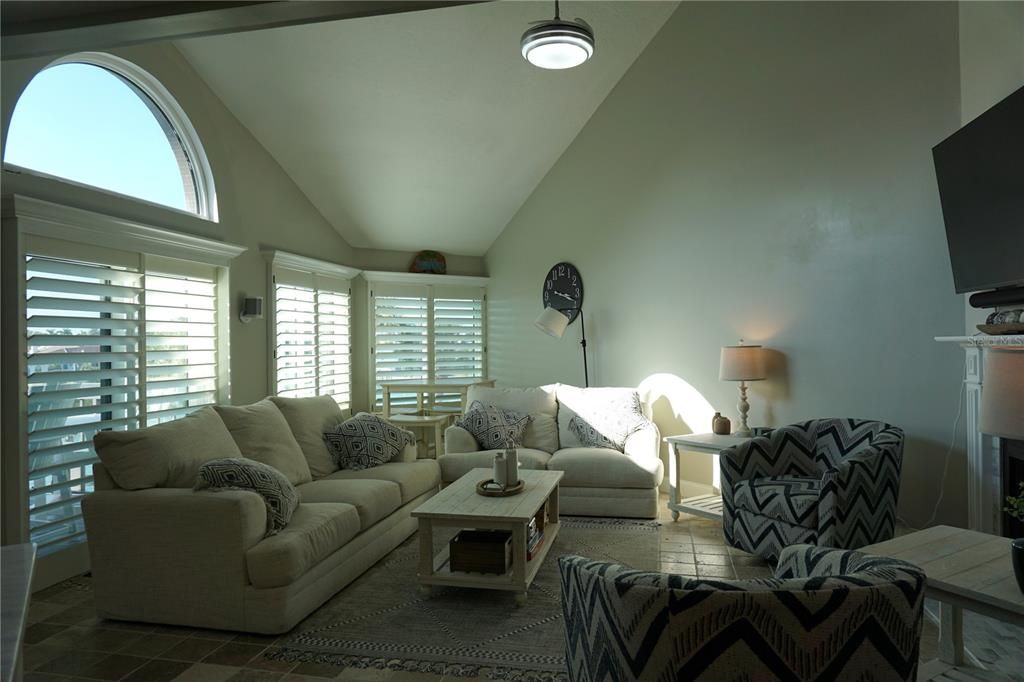For Rent: $4,700 (3 beds, 3 baths, 1775 Square Feet)
