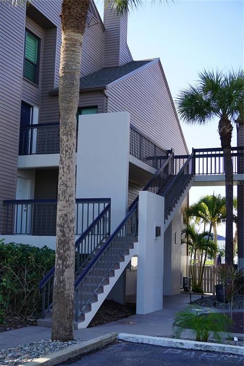 For Rent: $4,700 (3 beds, 3 baths, 1775 Square Feet)