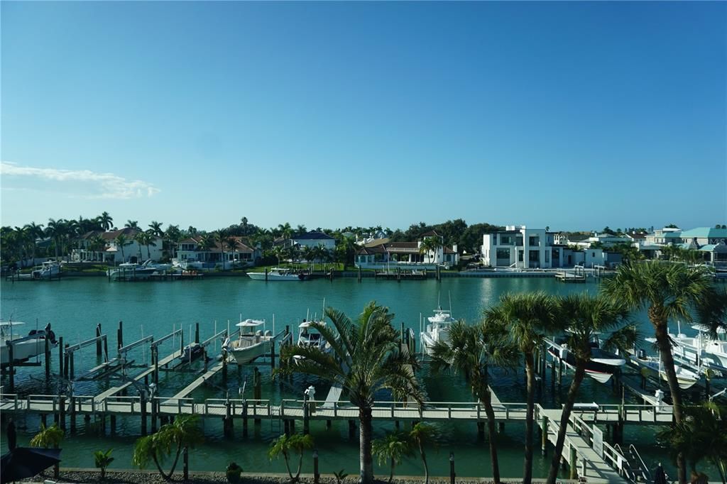 For Rent: $4,700 (3 beds, 3 baths, 1775 Square Feet)