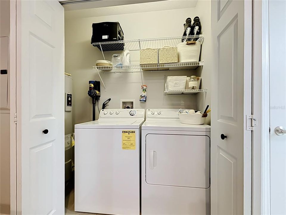 For Sale: $330,000 (2 beds, 2 baths, 1077 Square Feet)