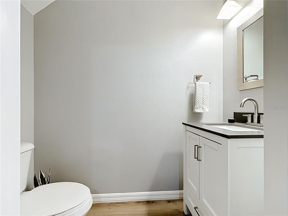 For Sale: $330,000 (2 beds, 2 baths, 1077 Square Feet)