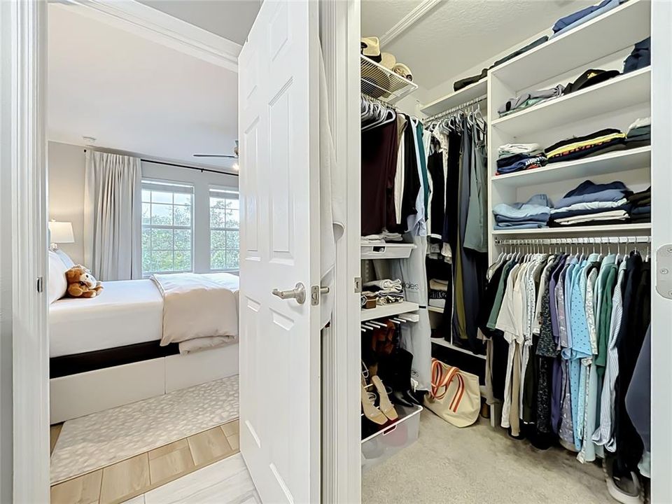 For Sale: $330,000 (2 beds, 2 baths, 1077 Square Feet)