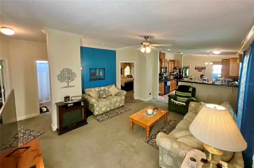 For Sale: $239,900 (3 beds, 2 baths, 1296 Square Feet)