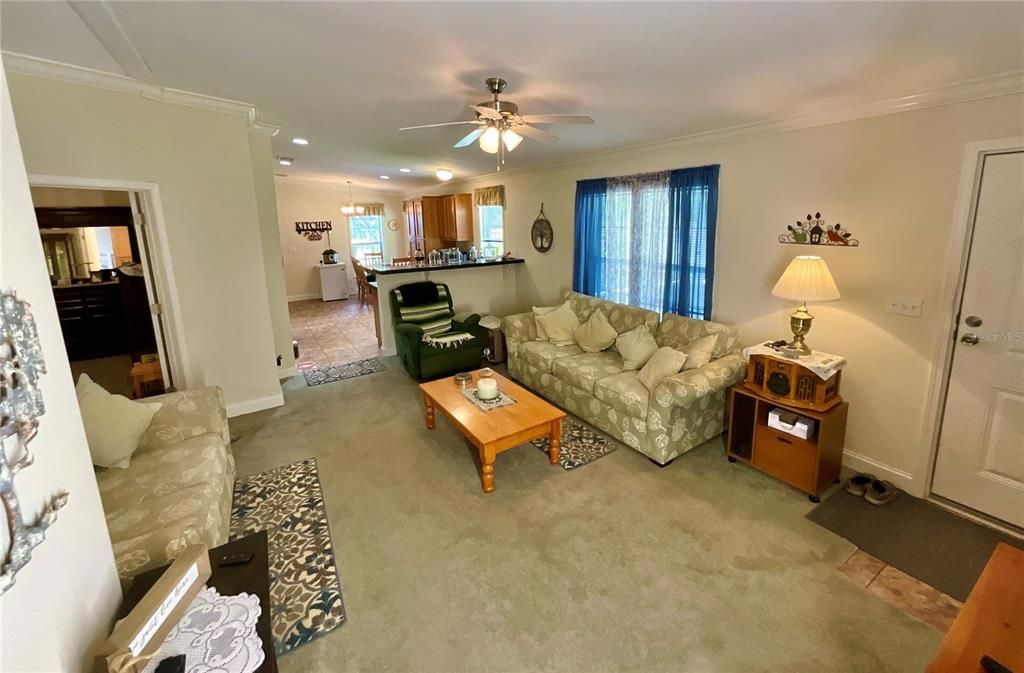 For Sale: $239,900 (3 beds, 2 baths, 1296 Square Feet)