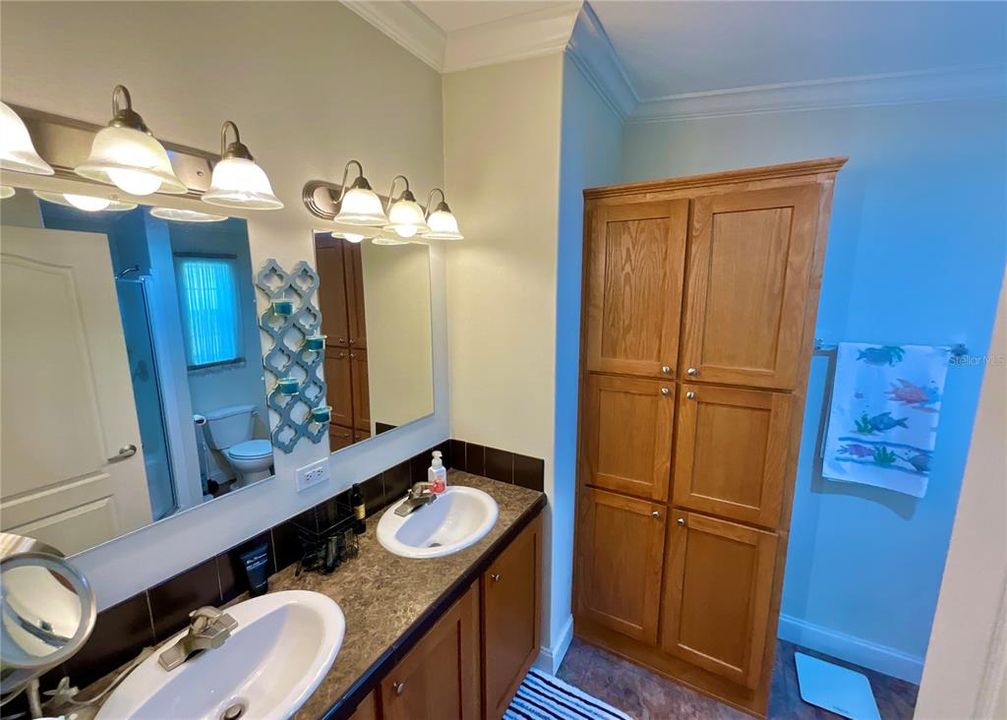 For Sale: $239,900 (3 beds, 2 baths, 1296 Square Feet)