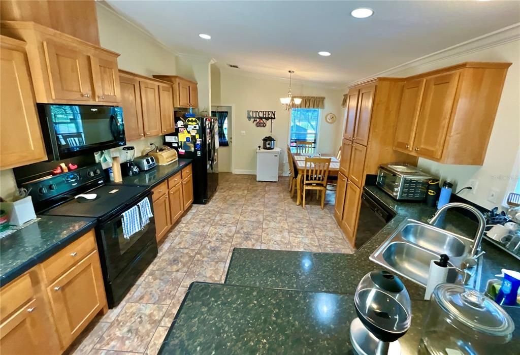 For Sale: $239,900 (3 beds, 2 baths, 1296 Square Feet)